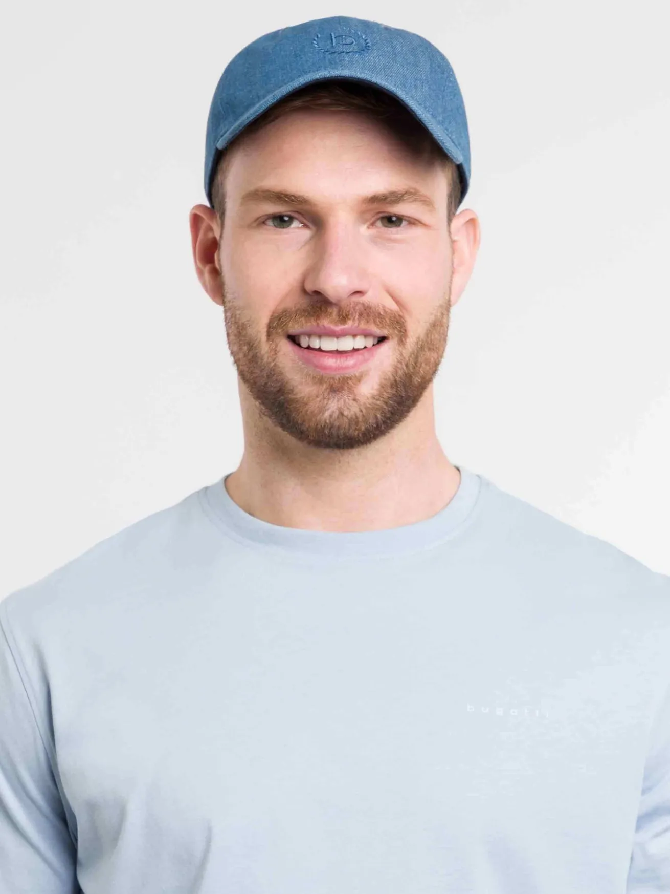 Einfarbige Baseballkappe im Jeans-Look mit gesticktem bugatti-Logo