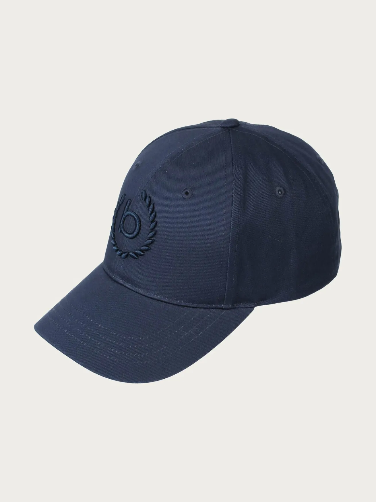 Einfarbige Baseballkappe mit gesticktem bugatti-Logo