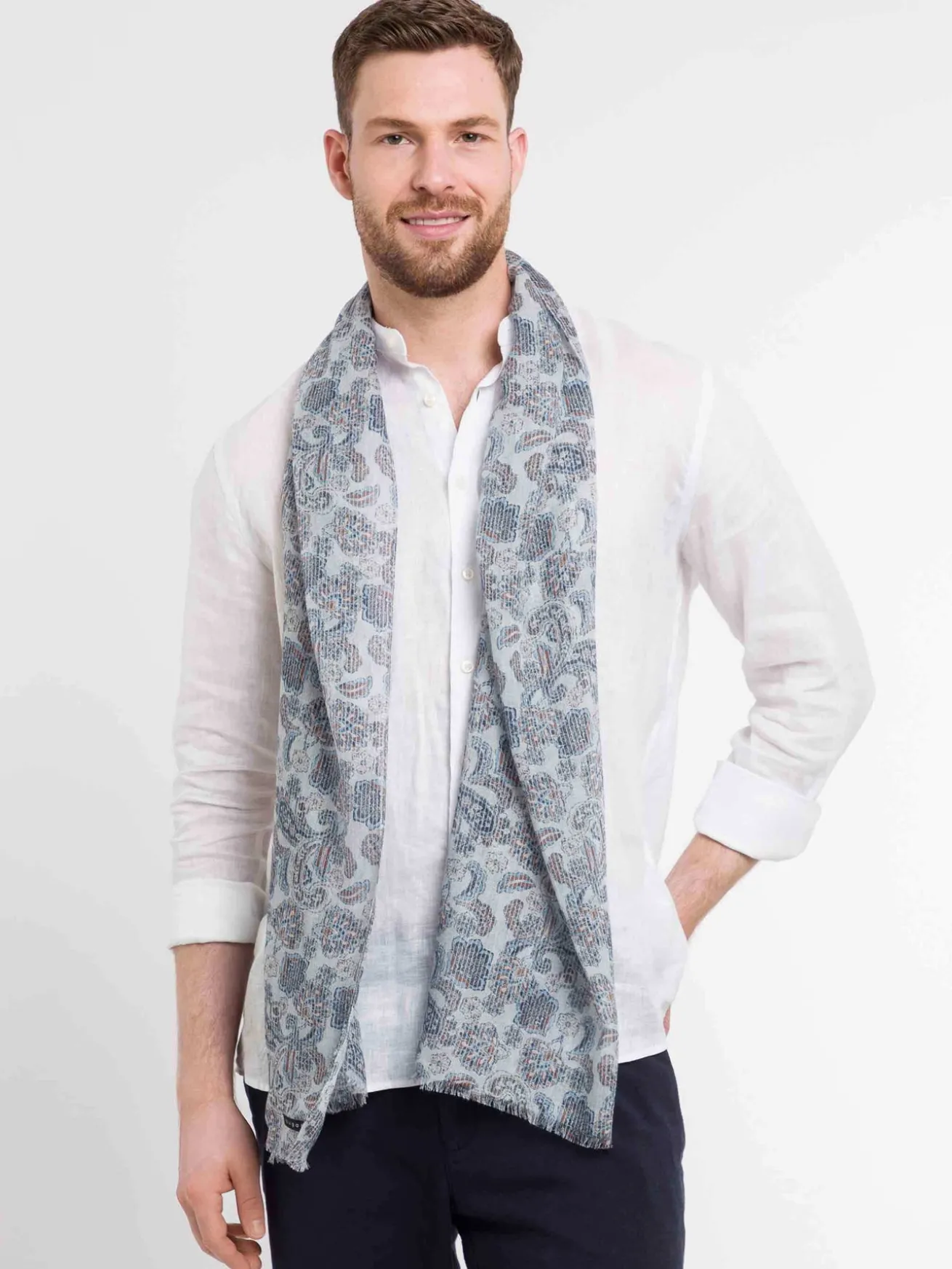 Elegante bugatti Stola mit Paisley Print in Modalmischung
