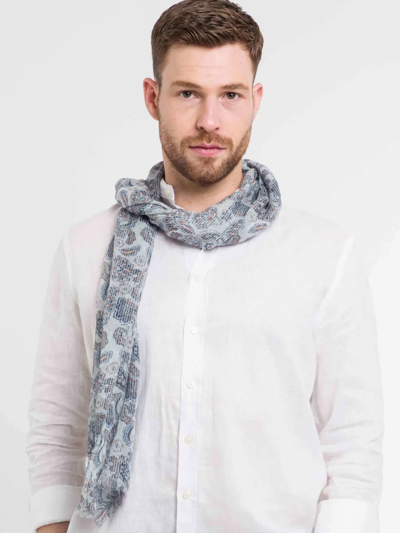 Elegante bugatti Stola mit Paisley Print in Modalmischung