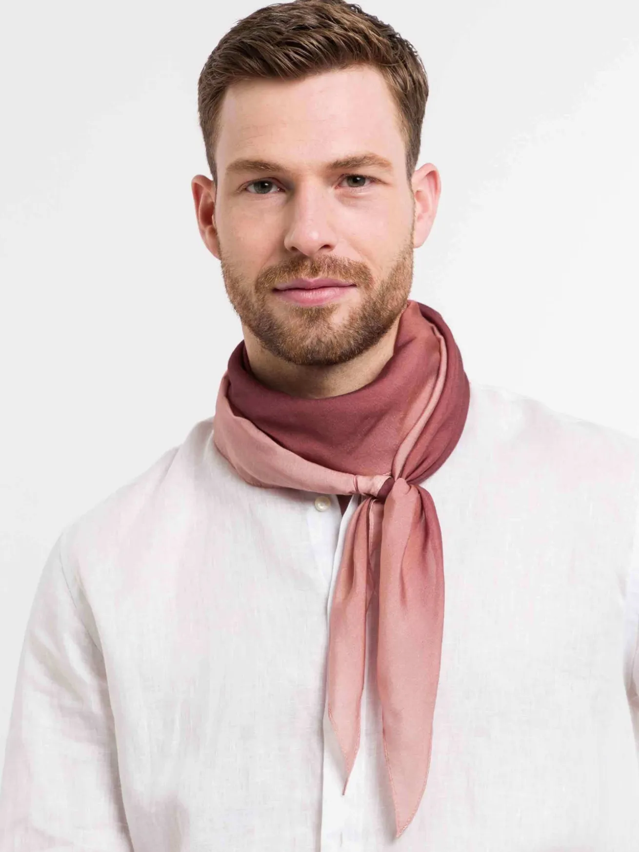 Elegantes bugatti Dreieckstuch mit Ombré-Effekt