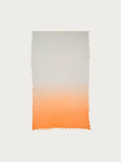 Wollschal im Ombré-Design